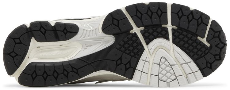 New Balance 1906r 'Silver Metallic Cream'