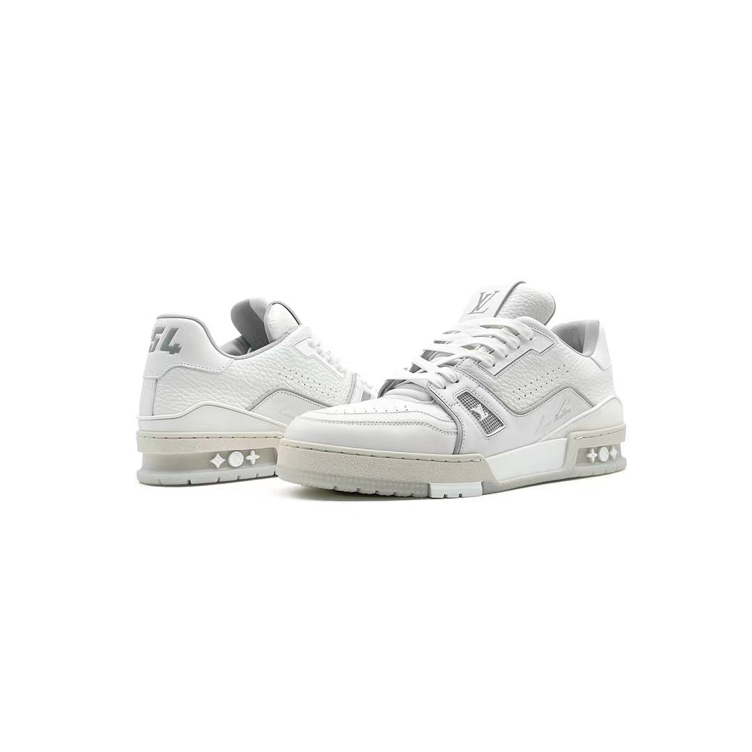 Louis Vuitton Trainer White Signature